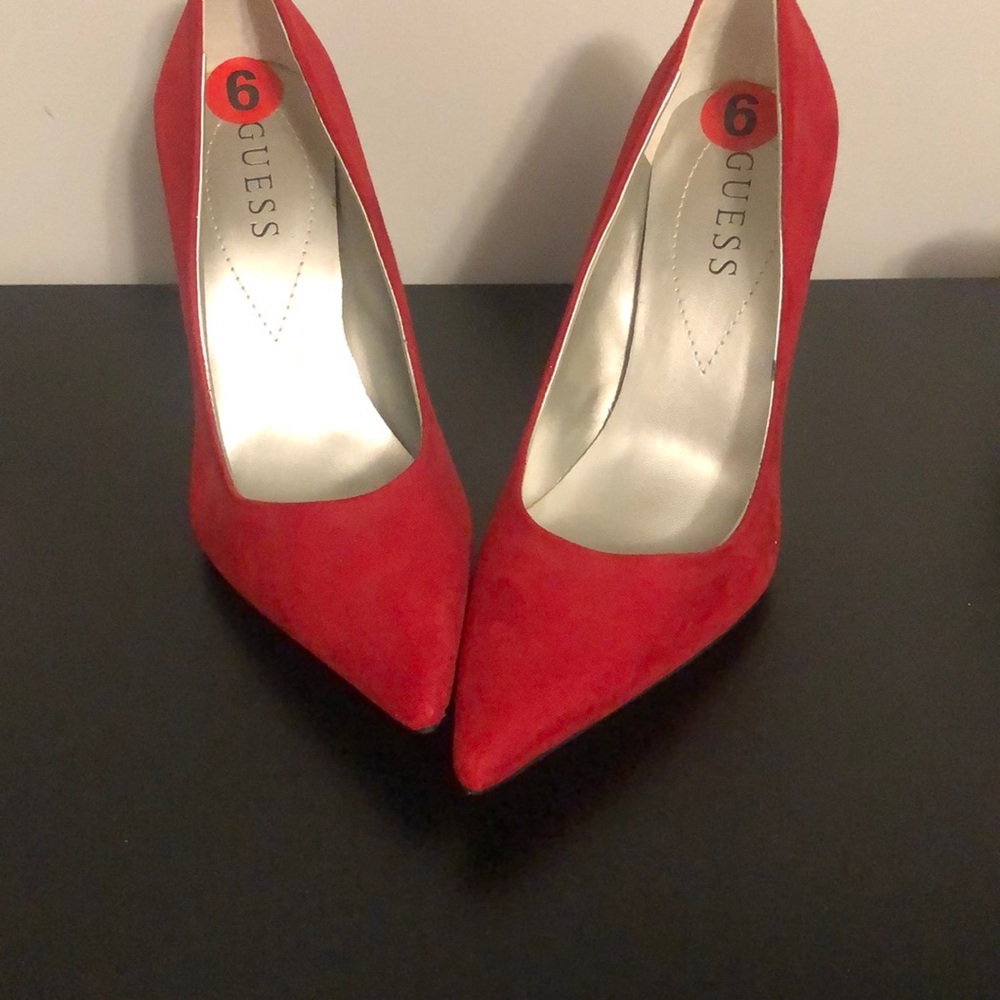 GUESS Women's Red Pumps